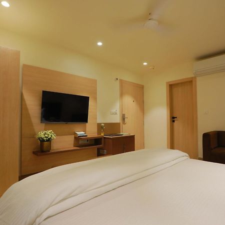 Hotel 16 Делі Екстер'єр фото