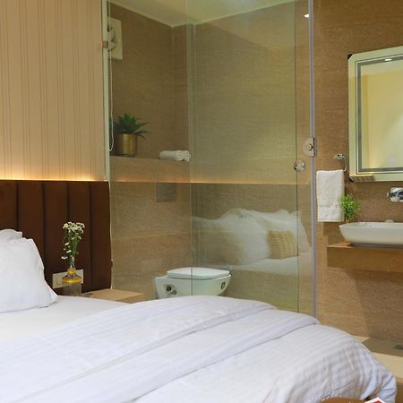 Hotel 16 Делі Екстер'єр фото