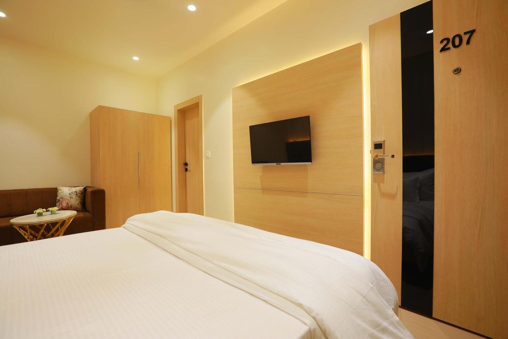 Hotel 16 Делі Екстер'єр фото
