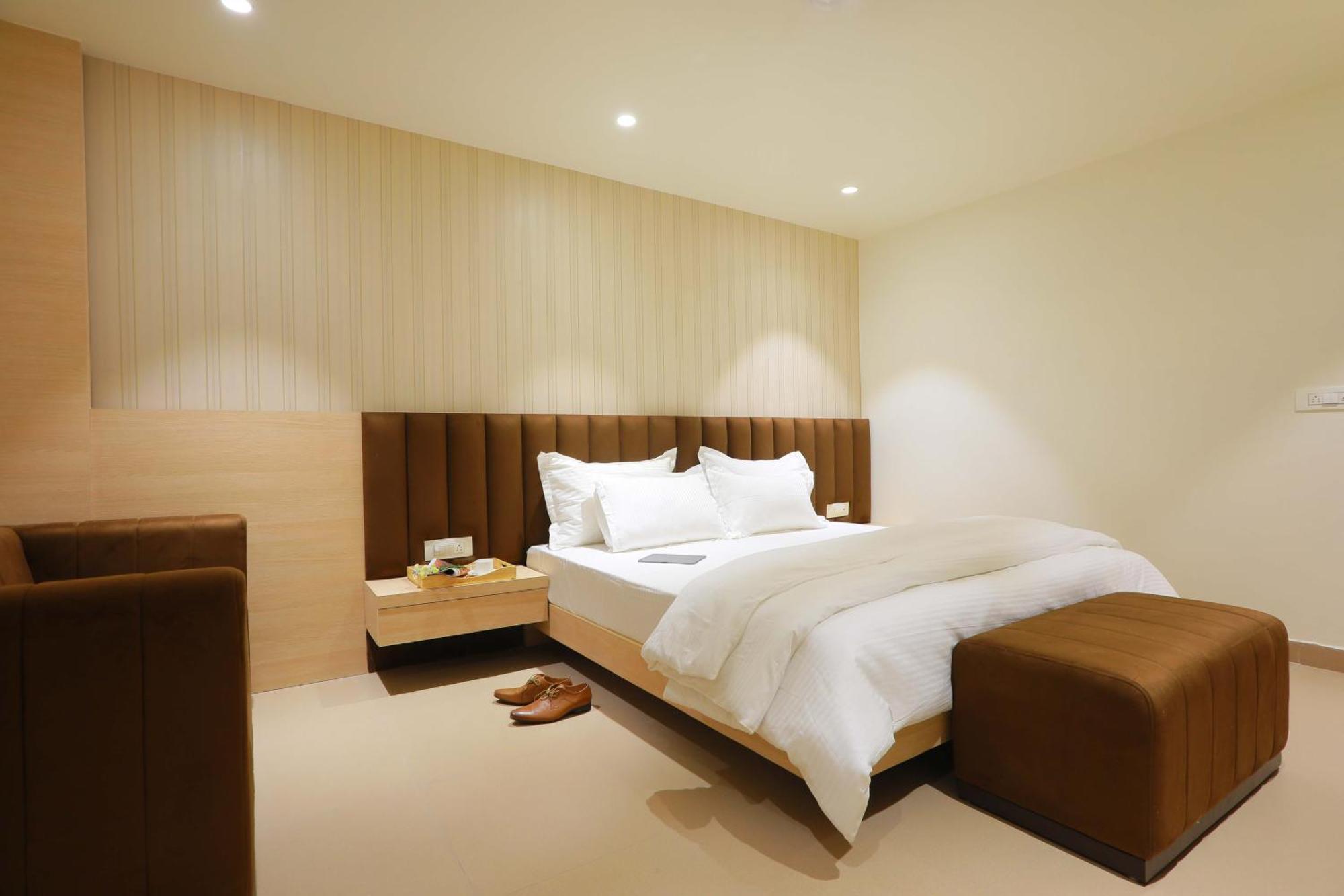 Hotel 16 Делі Екстер'єр фото
