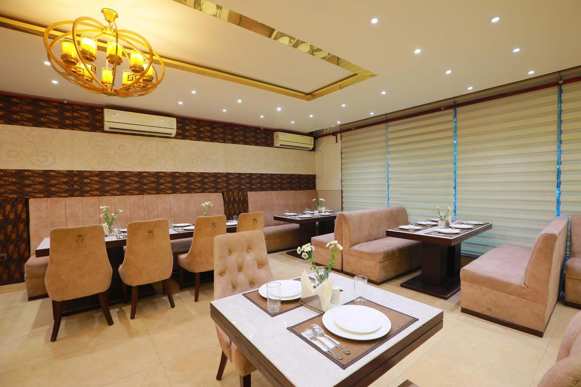 Hotel 16 Делі Екстер'єр фото